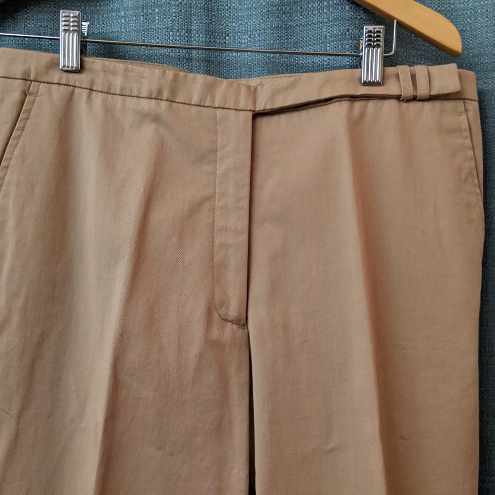 Facconable Women's Khakis - Picture 7 of 8